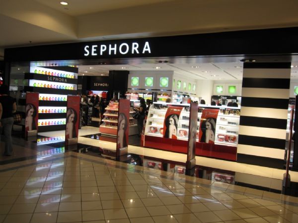 Haber | Sephora, Artk Transsekseller in Maaza inde Gzellik Dersleri Veriyor!