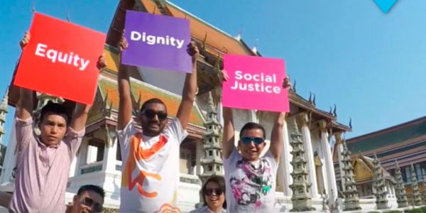 Haber | TAYLAND’TAKİ LGBTİ+’LAR HAKLARINI ELDE ETMEK İÇİN SOKAKLARA DÖKÜLDÜ